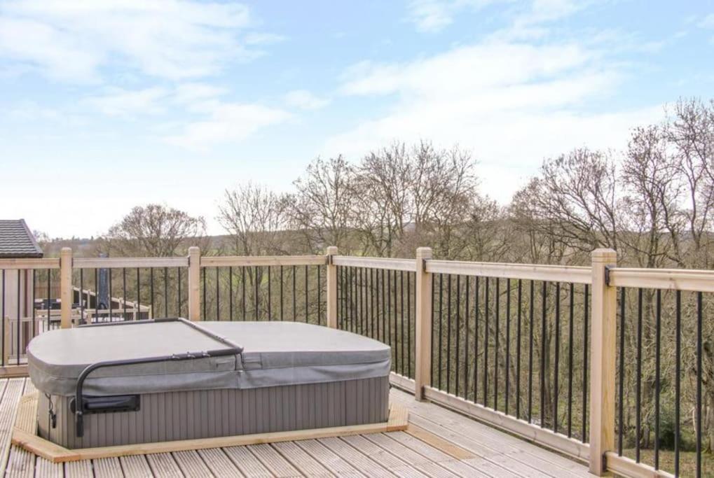 Fabulous Detached Lodge With Hot Tub Two Nights Minimum Stay Bridgnorth Exteriér fotografie